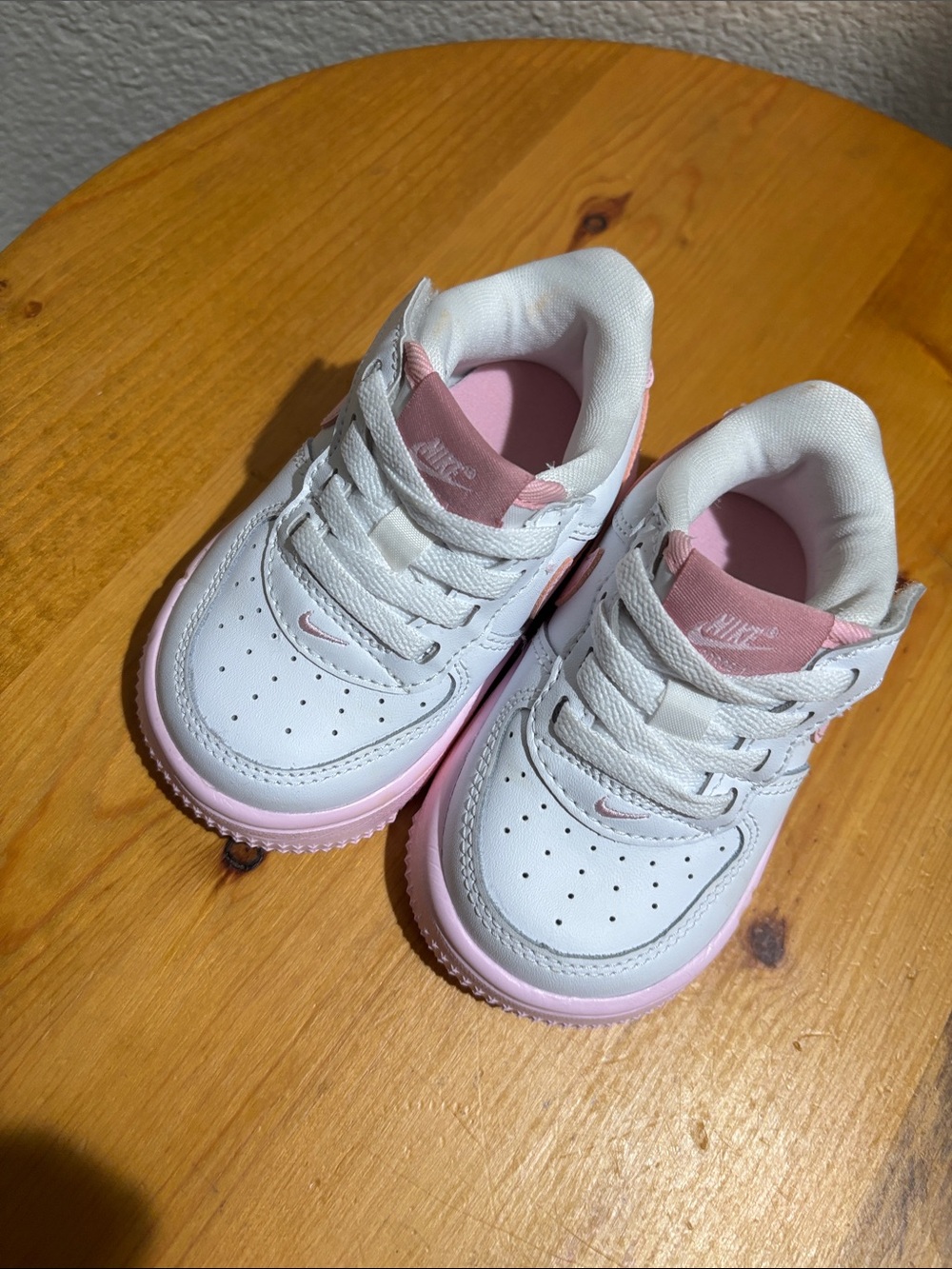 Nike Kids White and Light Pink Low-Top Sneakers 5C